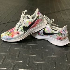 Nike Air Zoom Pegasus 35 White floral Sz 8.5